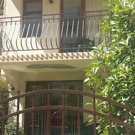 ゲストハウス Pri Valyo